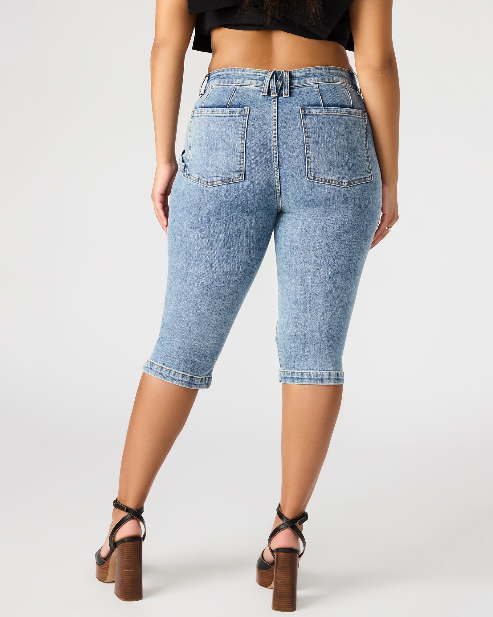 SKINNY DELRAY DENIM CAPRI PANT - Image 4