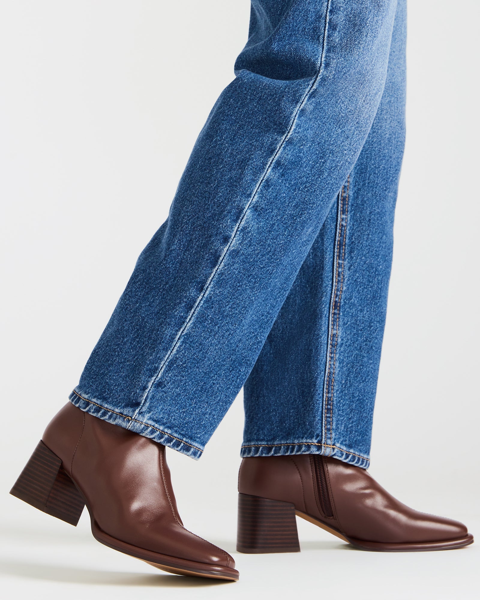 PAMMY BROWN - Image 2